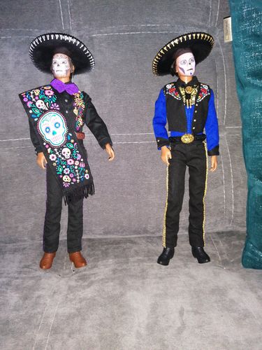 Customer photo review of Barbie signature : Ken día de muertos 2022 - black label