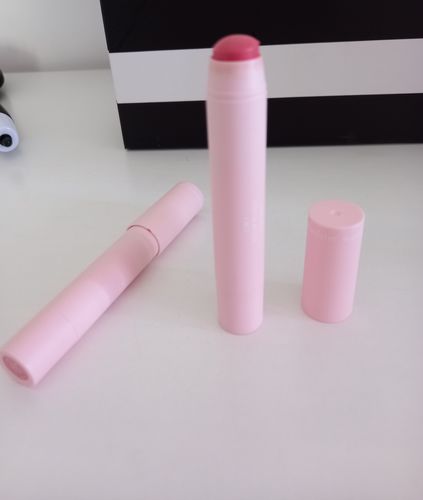 Customer photo review of STICK LABBRA E GUANCE 2 IN 1