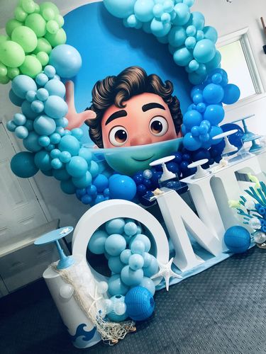 Customer photo review of Party & Hoop Balloon Circle Loop Flower Arch Photo Booth Backdrop Stand