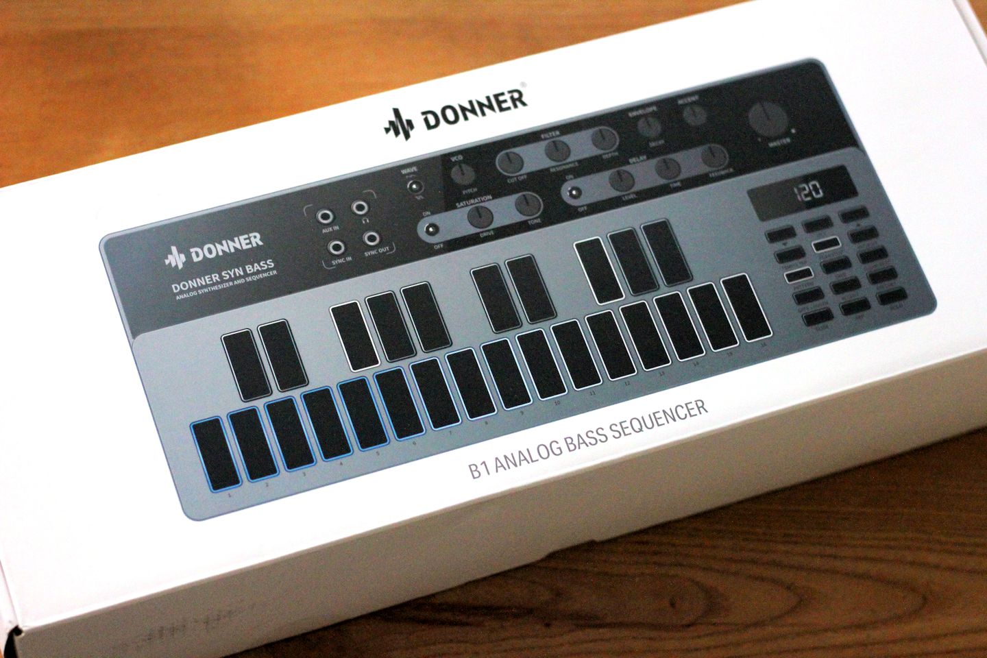 Customer photo review of Donner B1 Synthétiseur et Séquenceur Analogique de Basses
