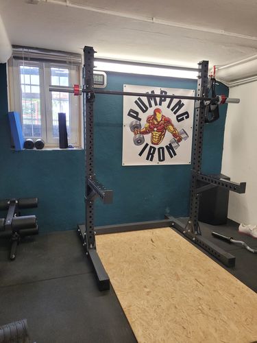 Customer photo review of R7 Squat Rack
