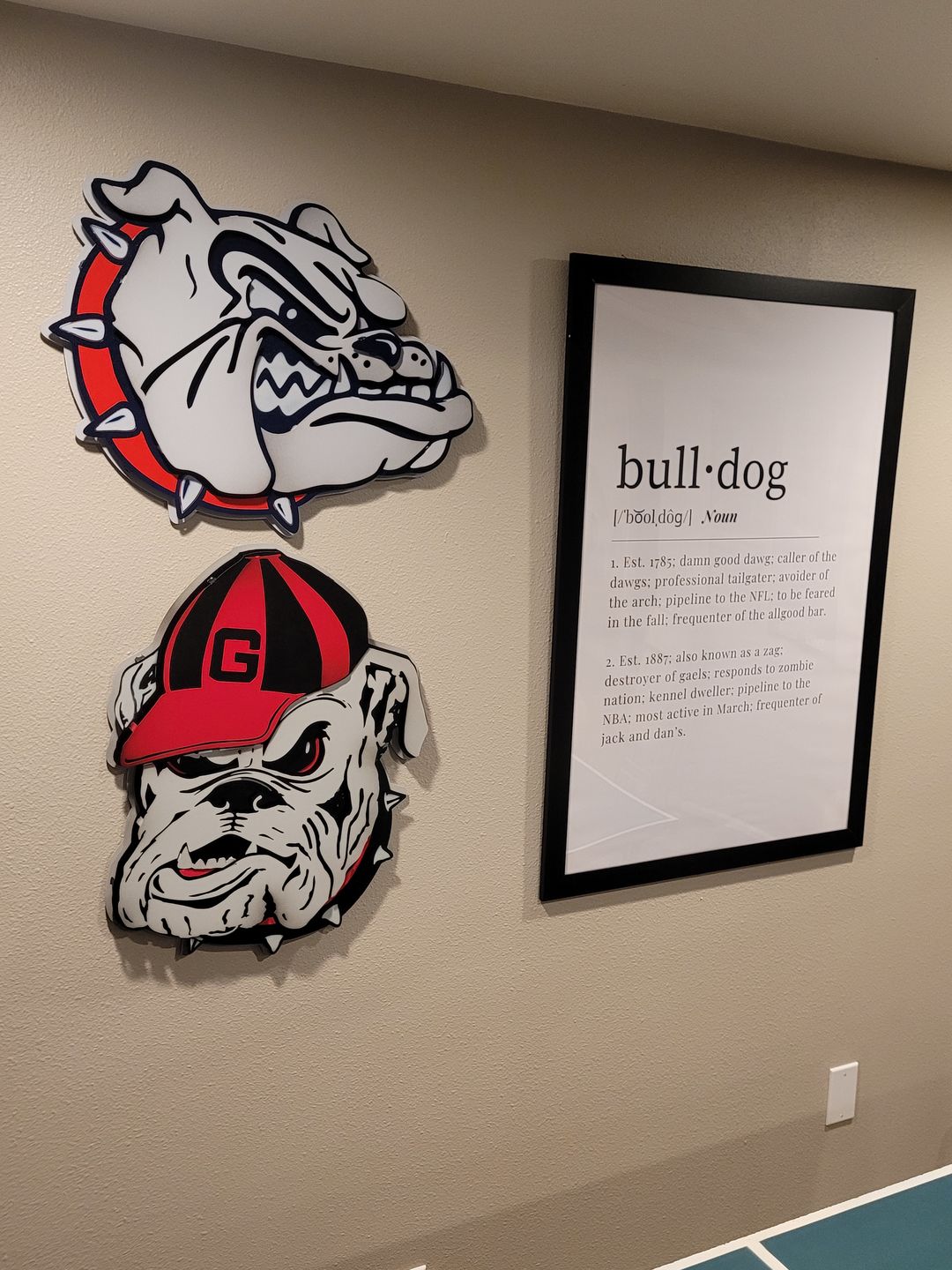 Customer photo review of Gonzaga Bulldog 3D Vintage Metal Wall Art