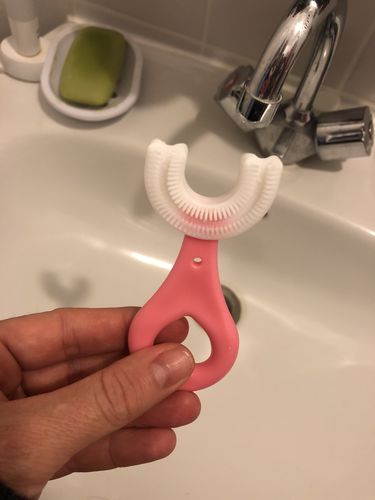 Customer photo review of Chicadeau Brosse à dents en forme de U 360° Kids