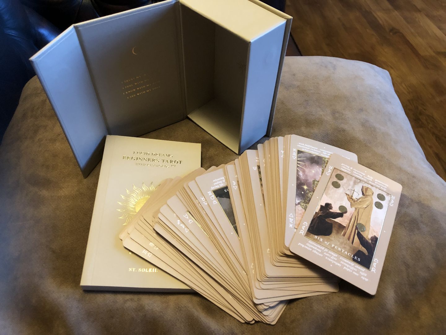 Customer photo review of Lucid Dreams Beginners Tarot