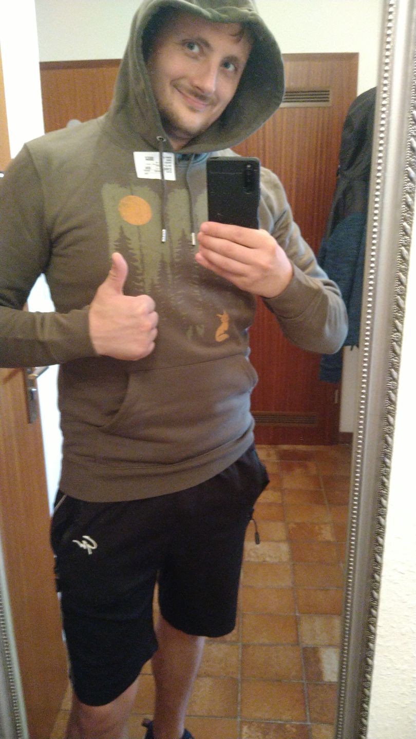 Customer photo review of FUCHS IM WALD KHAKI - Bio Unisex Hoodie (PREMIUM)