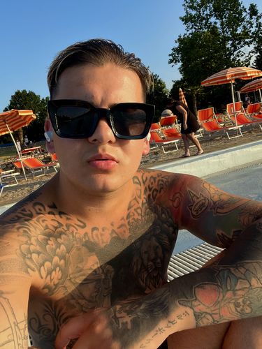 Customer photo review of Blanco (Black)