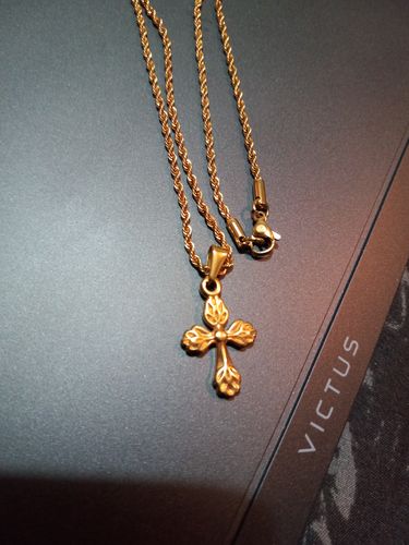 Customer photo review of 3mm 14K Gold IP Small Rope Chain