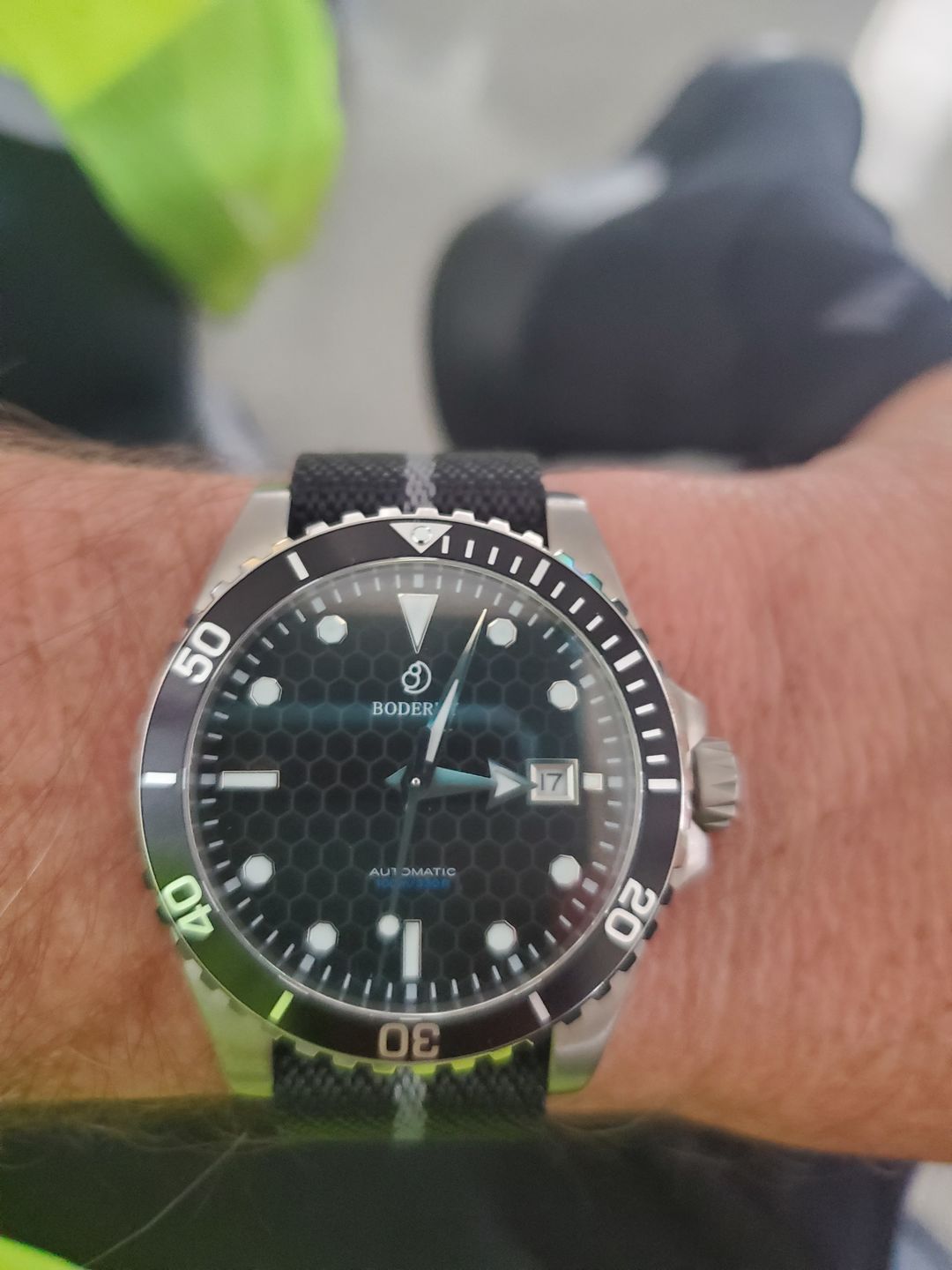 Customer photo review of Men's Titanium Automatic Diving Watch | Black - SEATURTLE.OCEAN