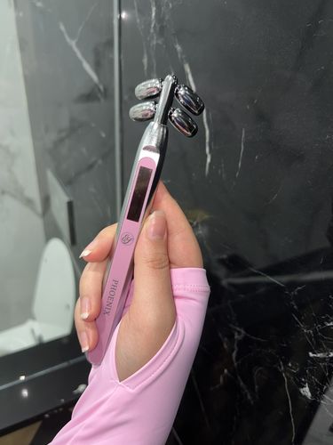 Customer photo review of EvenSkyn® Phoenix: Premium Face Lifting Microcurrent Bar