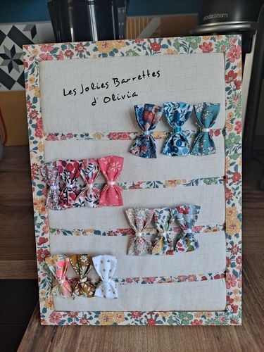 Customer photo review of Porte-barrettes personnalisable Liberty Annabella