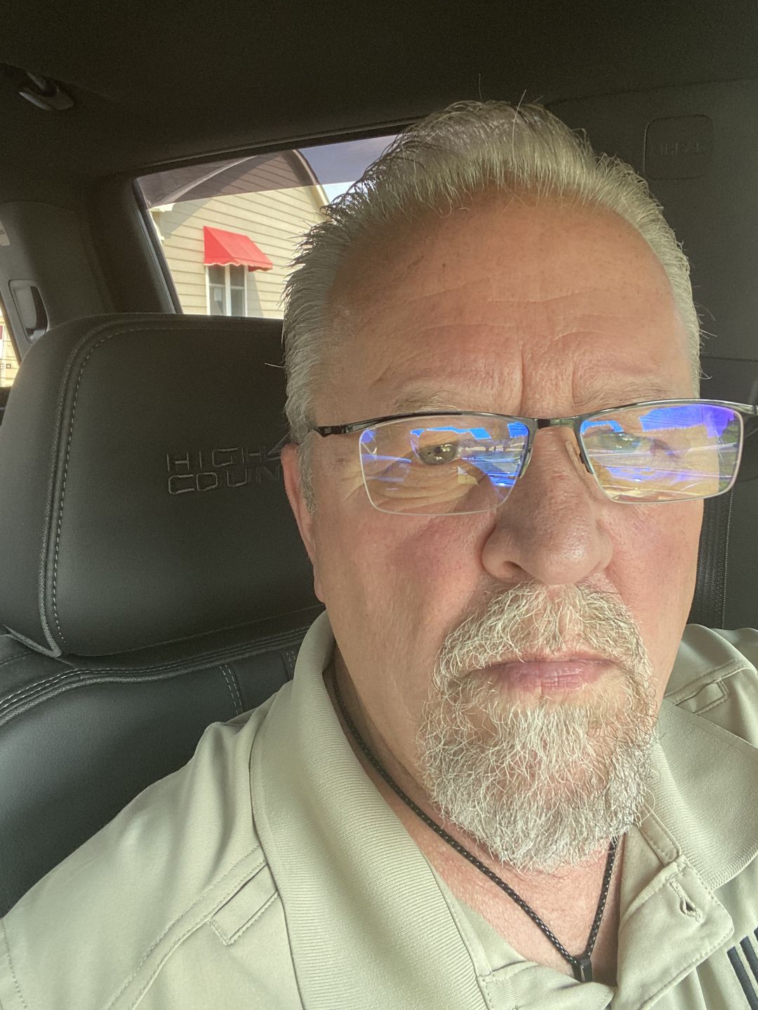 Customer photo review of Lumadux Anti Blue Light Glasses