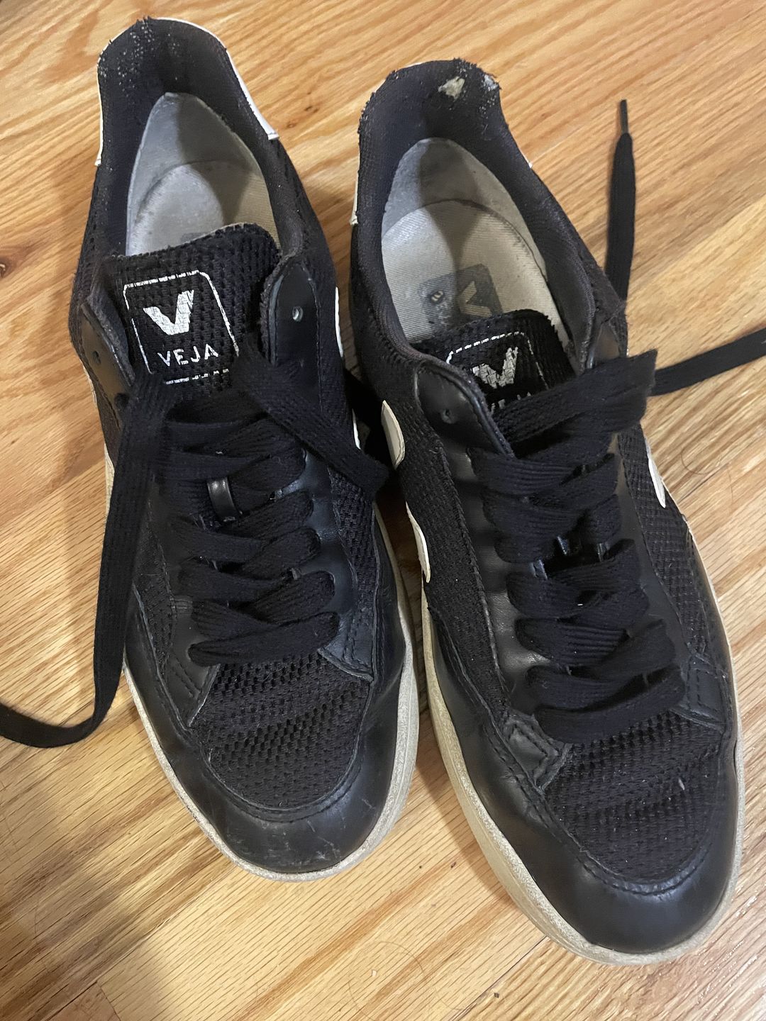 Customer photo review of Flat 100% Cotton Shoe Laces