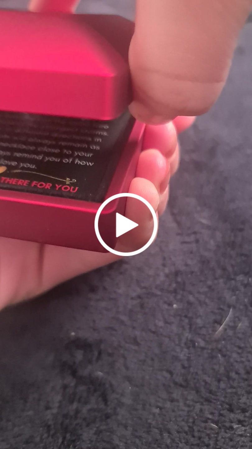 Customer video review of To My Sister - Family Tree Necklace