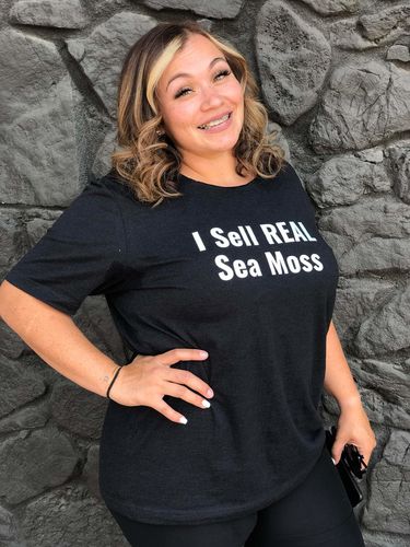 Customer photo review of I SELL REAL SEA MOSS T-SHIRT (UNISEX)