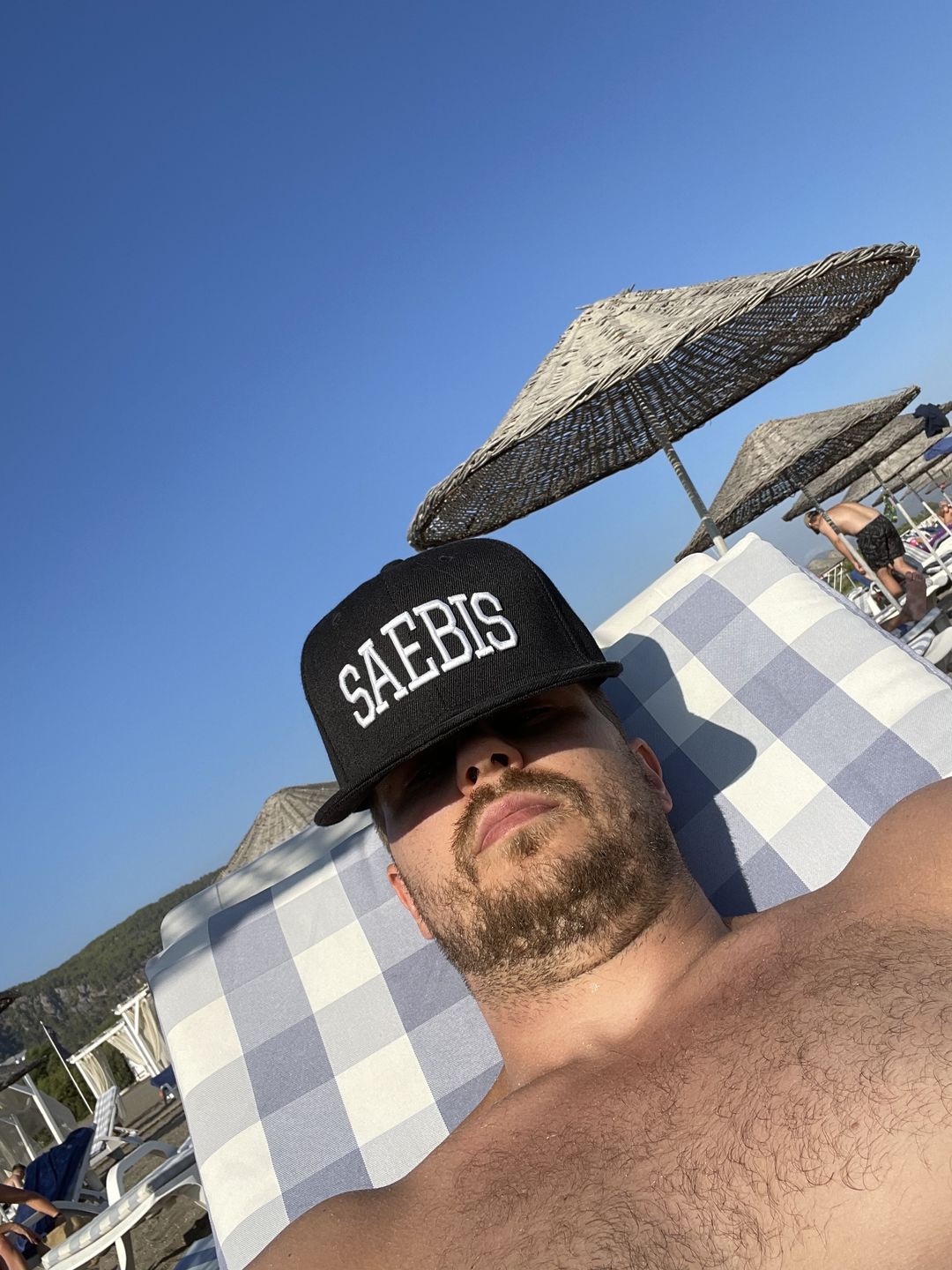 Customer photo review of Lifestyle Herren Oversized T-Shirt olivfarben by SAEBIS®