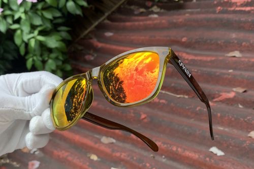 Customer photo review of MRY Replacement Lenses for Oakley Frogskins