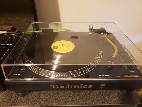 Customer photo review of Technics 50th Anniversary SL-1200M7LPA (Blue) Direct Drive Turntable with FREE Oyaide d+ Turntable RCA cable