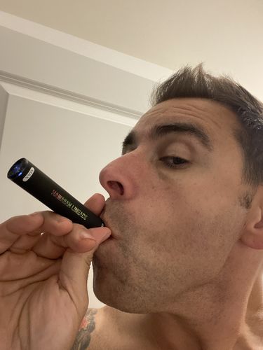 Customer photo review of 500mg CBD Disposable Vape Pen | CleanAF MAX