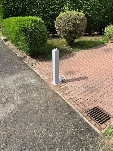 Customer photo review of LA-SQ20 Lift Assist Telescopic Bollard