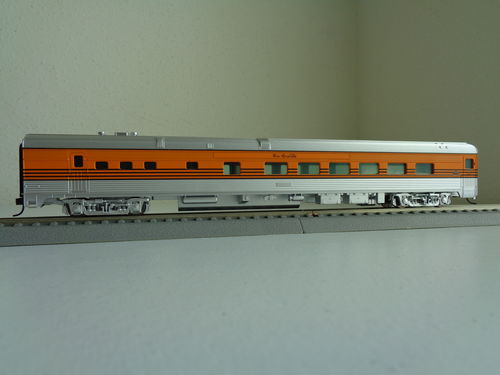Customer photo review of Walthers Mainline 910-30167  85' Budd Diner - Ready to Run -- Denver & Rio Grande Western, HO