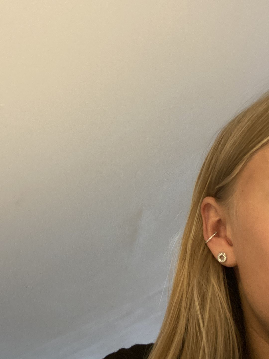Customer photo review of Conch Clicker | Titan Piercing
