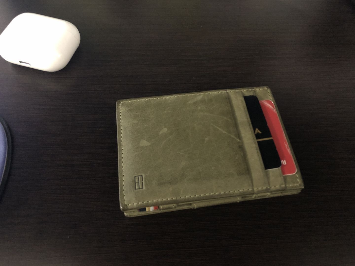 Customer photo review of Essenziale Magic Wallet ID Window