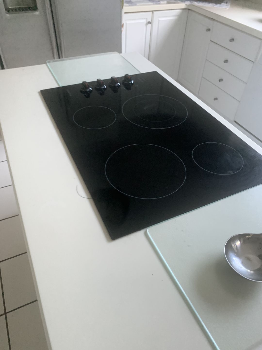 Customer photo review of FRIGIDAIRE FFEC3025UB Frigidaire 30'' Electric Cooktop