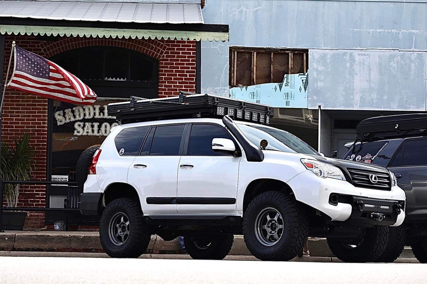 Customer photo review of Clam Shell RTT Outdoorsman XL Plus 57''