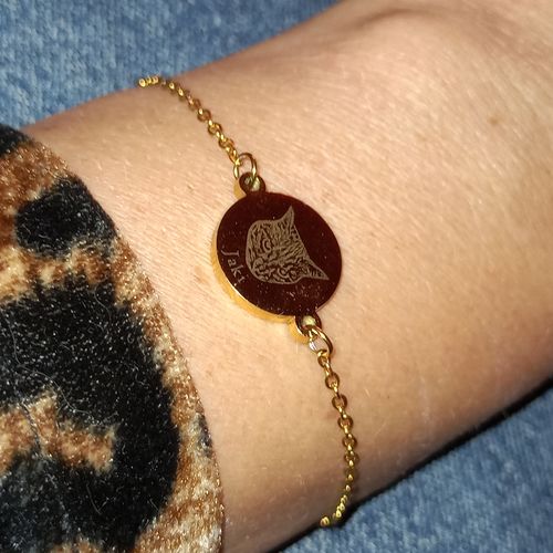 Customer photo review of Verižica: Pet Portrait