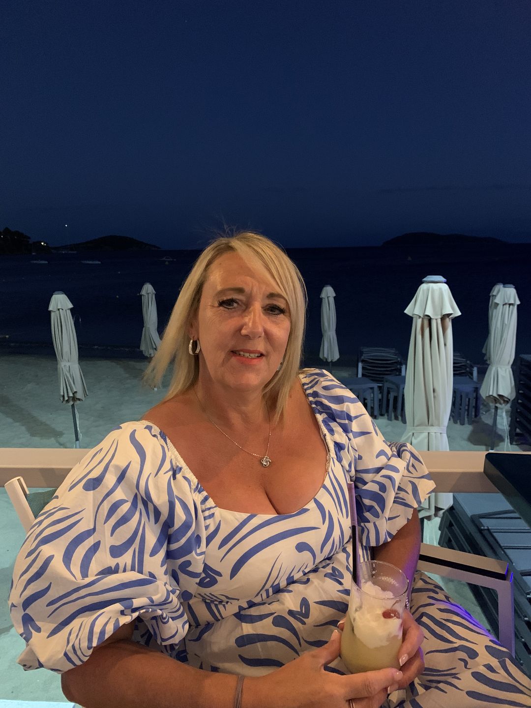 Customer photo review of "To my Wife" - Silver Love knot necklace