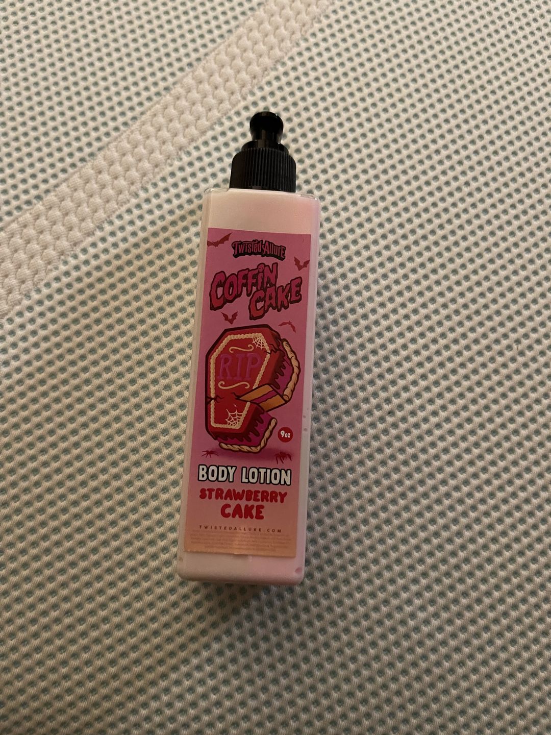Customer photo review of Coffin Cake Body Lotion