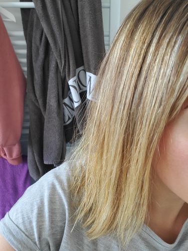 Customer photo review of Notre soin éclaircissant pour des cheveux rayonnants en moins de 5 minutes
