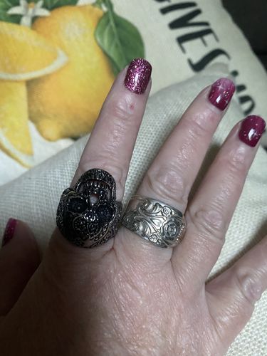 Customer photo review of Calavera Skull Ring