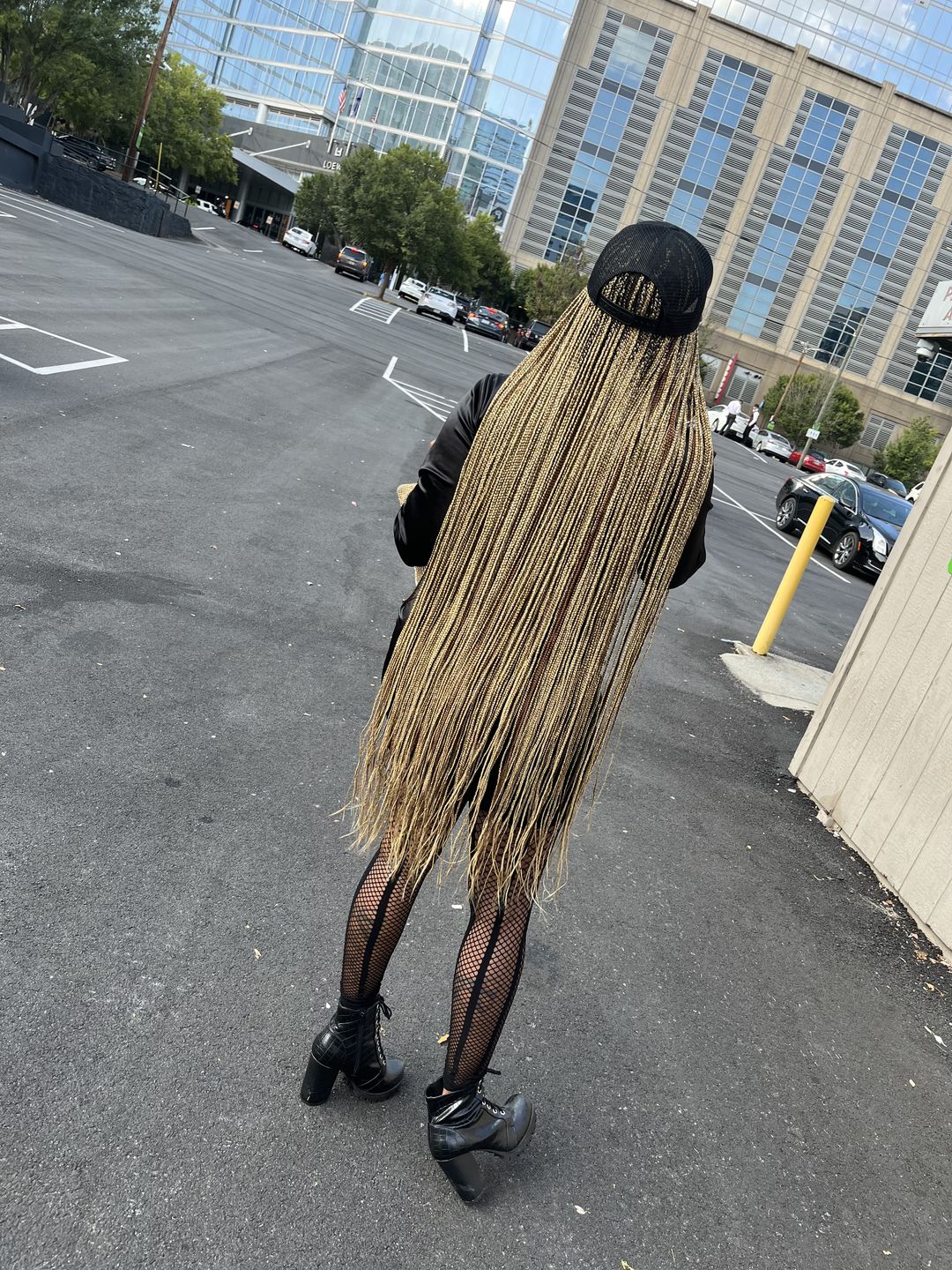 Customer photo review of Beyoncé Honey Blonde Knotless Braids