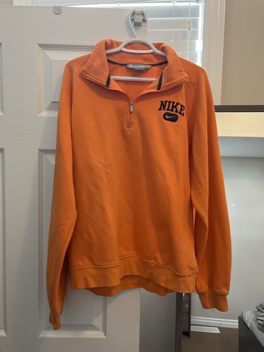 Customer photo review of Vintage Nike 1/4 Zip Sweatshirt - Medium