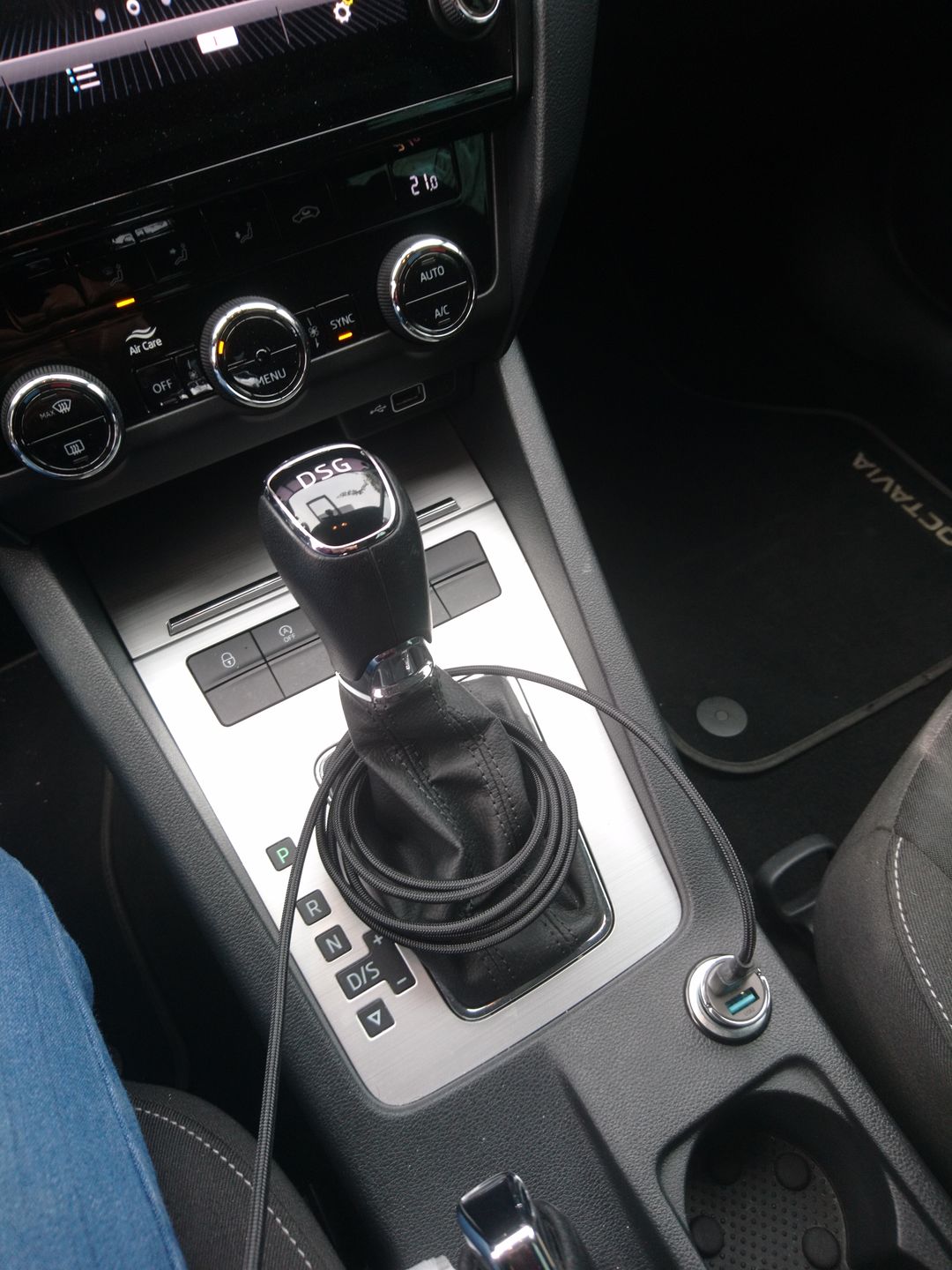 Customer photo review of Wegman Autolader Fast Charge QC3.0 45W 5A