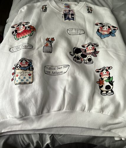 Customer photo review of Vintage Cows Patches Sweatshirt Size 2X Fits XL