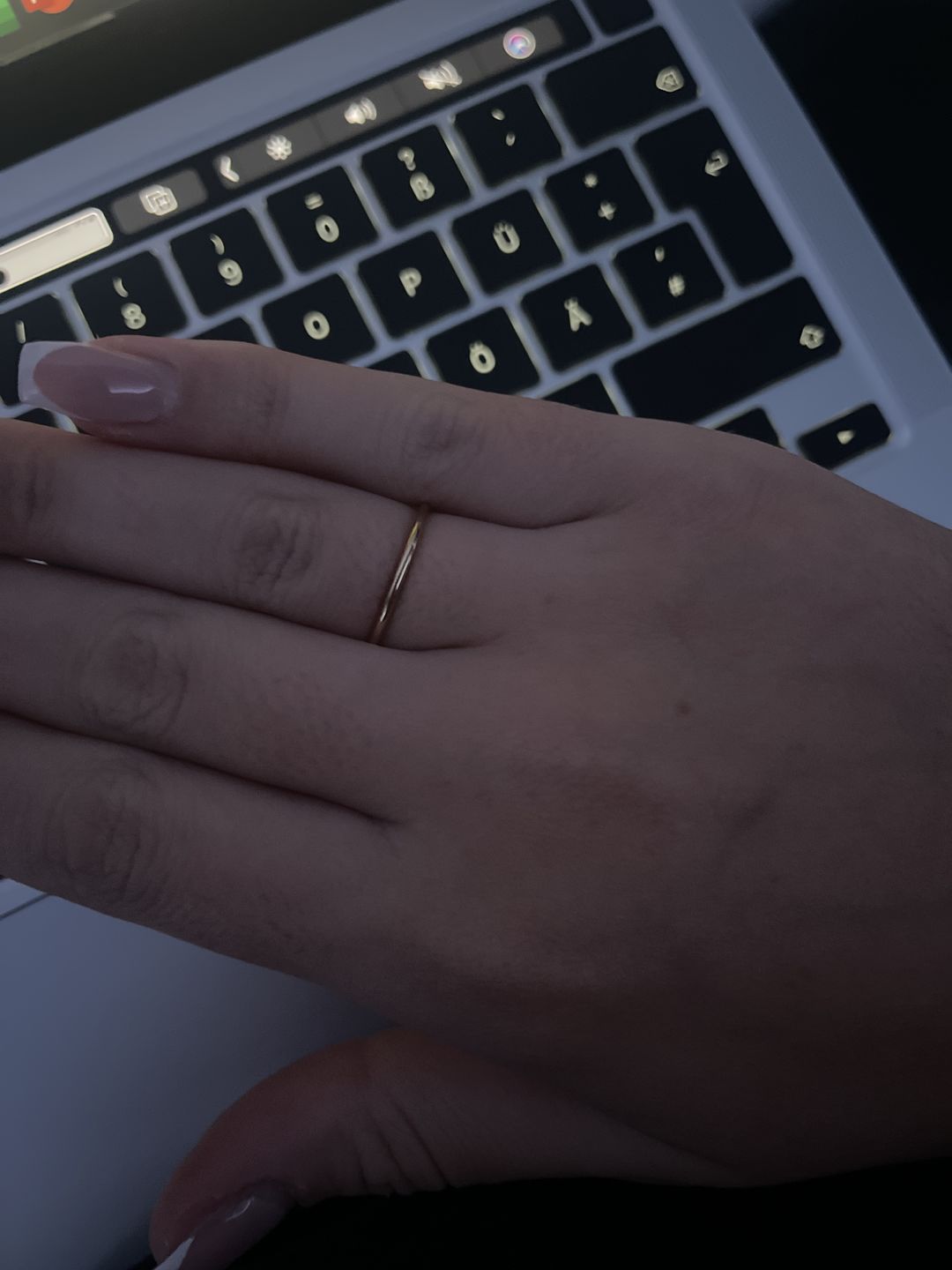 Customer photo review of Simple Ring | 18K vergoldet