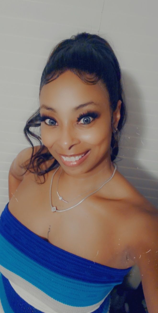 Customer photo review of DNA Taylor Blue Gray Prescription Coloured Contact Lenses