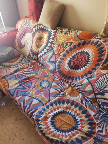 Customer photo review of 5 Layers Cotton Queen Throw Bed Cover 100% cotton Muslin Sofa Throw Boho Decor