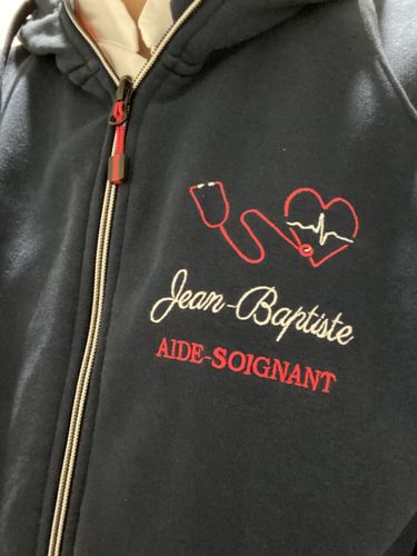 Customer photo review of Veste à capuche homme - MOTIF INFIRMIER / SOIGNANT