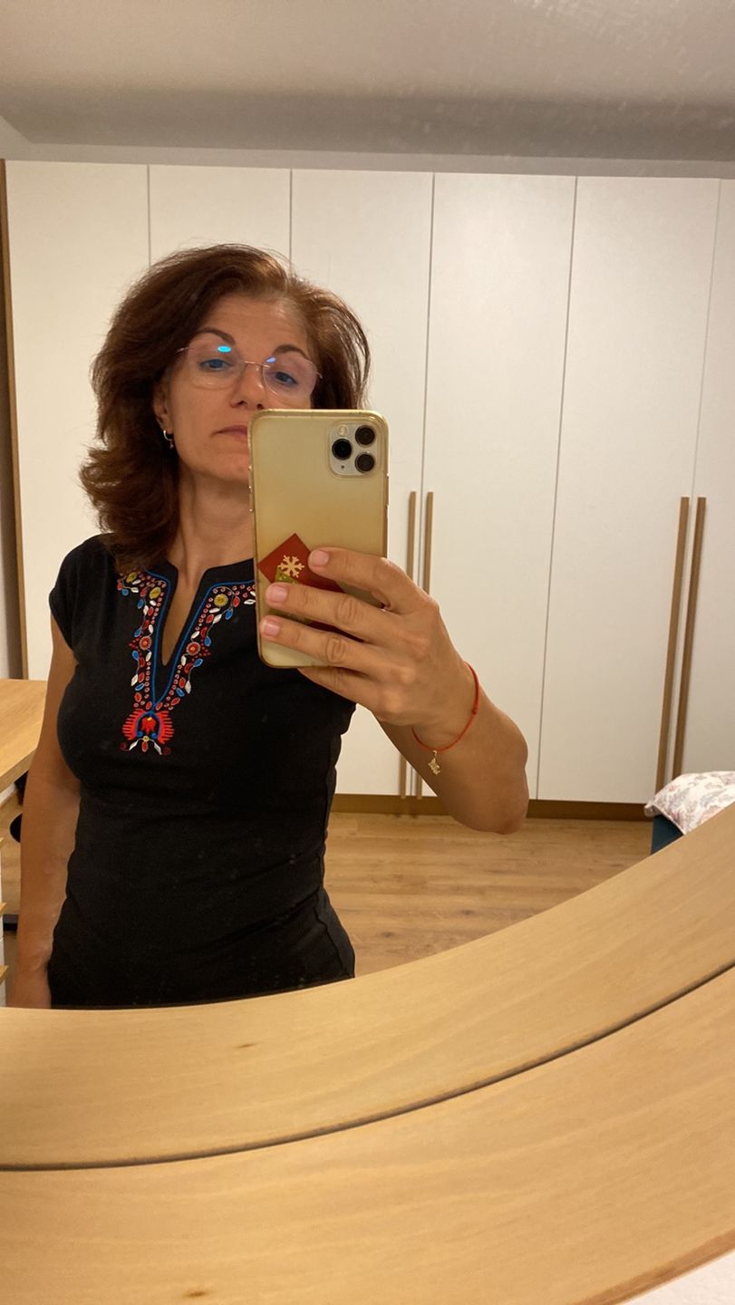 Customer photo review of Дамска тениска с V-деколте бродирана с шевица "Плодородие"