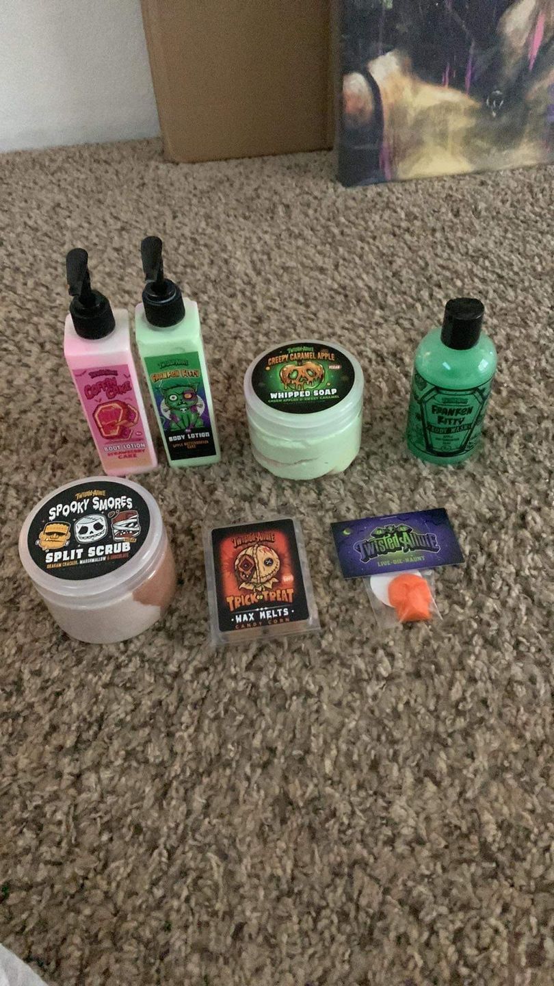 Customer photo review of Spooky Smores Split Scrub