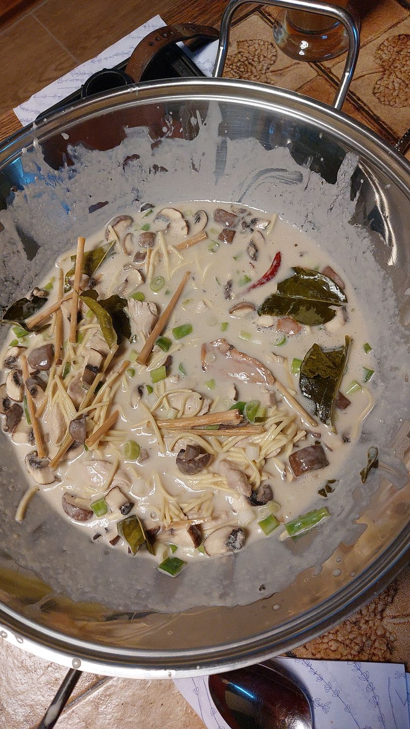 Customer photo review of Tom Kha Sparpackung (für 3-4 Portionen) mit 400ml Kokosmilch