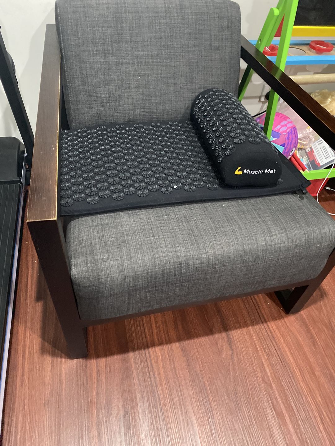Customer photo review of Muscle Mat Luxury Acupressure Mat With Pillow