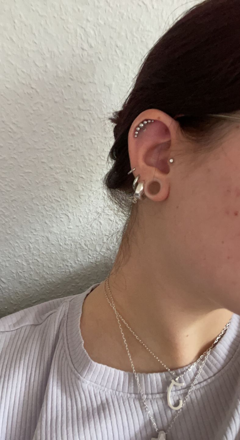 Customer photo review of Dotty Piercing | Chirurgenstahl