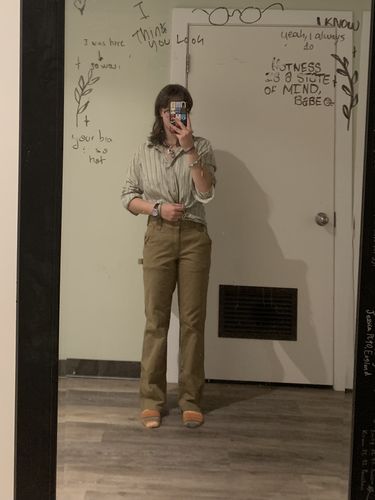 Customer photo review of Carhartt Carpenter Work Pants Women's Size 4 (30 x 32)