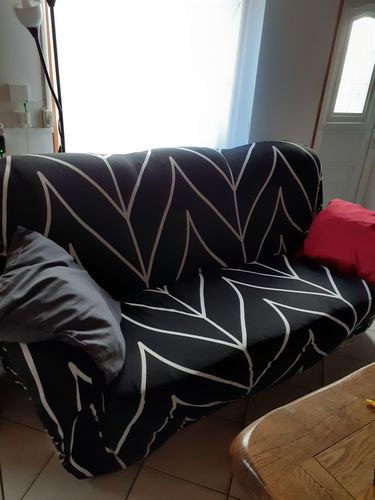 Customer photo review of Black leaves - Housses Extensibles de Fauteuil et Canapé