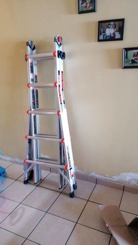 Customer photo review of Escalera de Aluminio Multiposición 22' Tipo IA Leveler Little Giant 16522-803 (Demo)