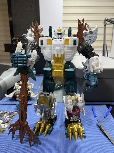 Customer photo review of Takara Tomy Generation Selects TT-GS10 God Neptune (King Poseidon Seacons Repainted Version )